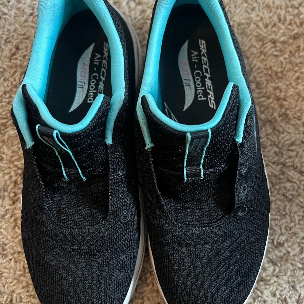 Skechers Women's Sneakers in Black and Light Blue